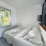 Terrasse Tropez Tiny House With Pool & Sea View Ferienhaus *