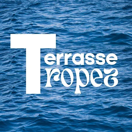 Terrasse Tropez Tiny House With Pool & Sea View Гримо