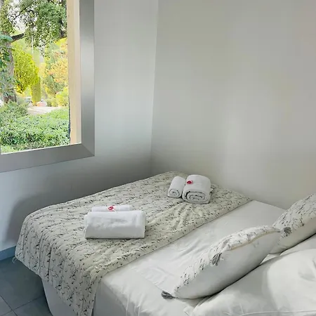 Hébergement de vacances Terrasse Tropez Tiny House With Pool & Sea View