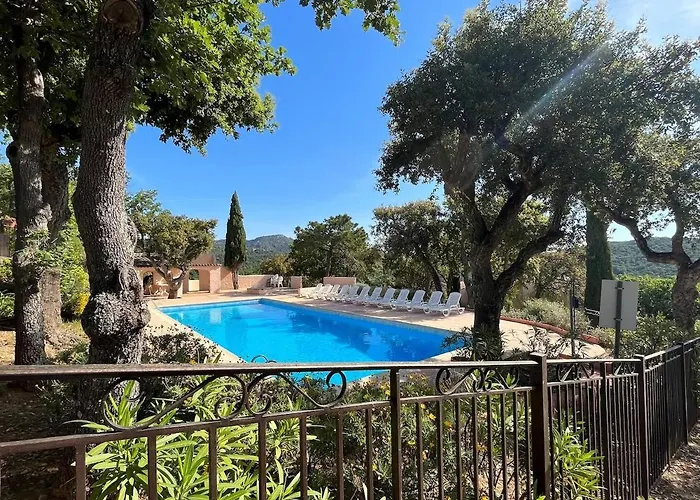 Terrasse Tropez Tiny House With Pool & Sea View Hébergement de vacances Grimaud