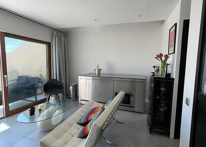 Hébergement de vacances Terrasse Tropez Tiny House With Pool & Sea View *
